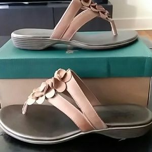 STORE CLOSING MAKE AN OFFER! Clark's sandals